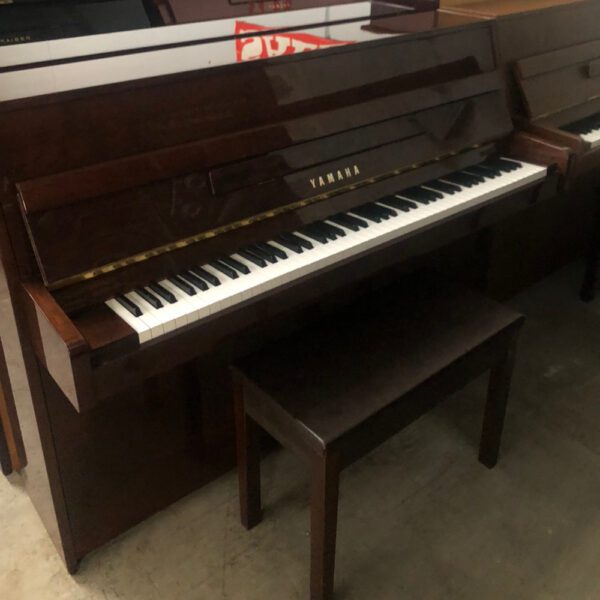 Yamaha C108