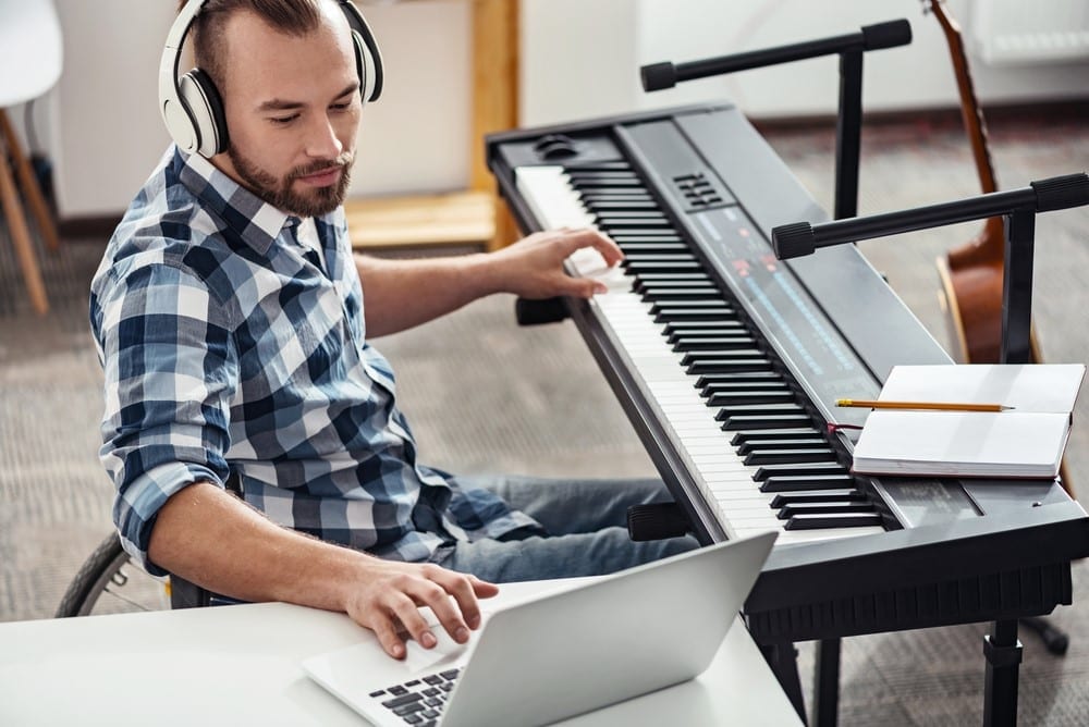 Disable musician checking out new material